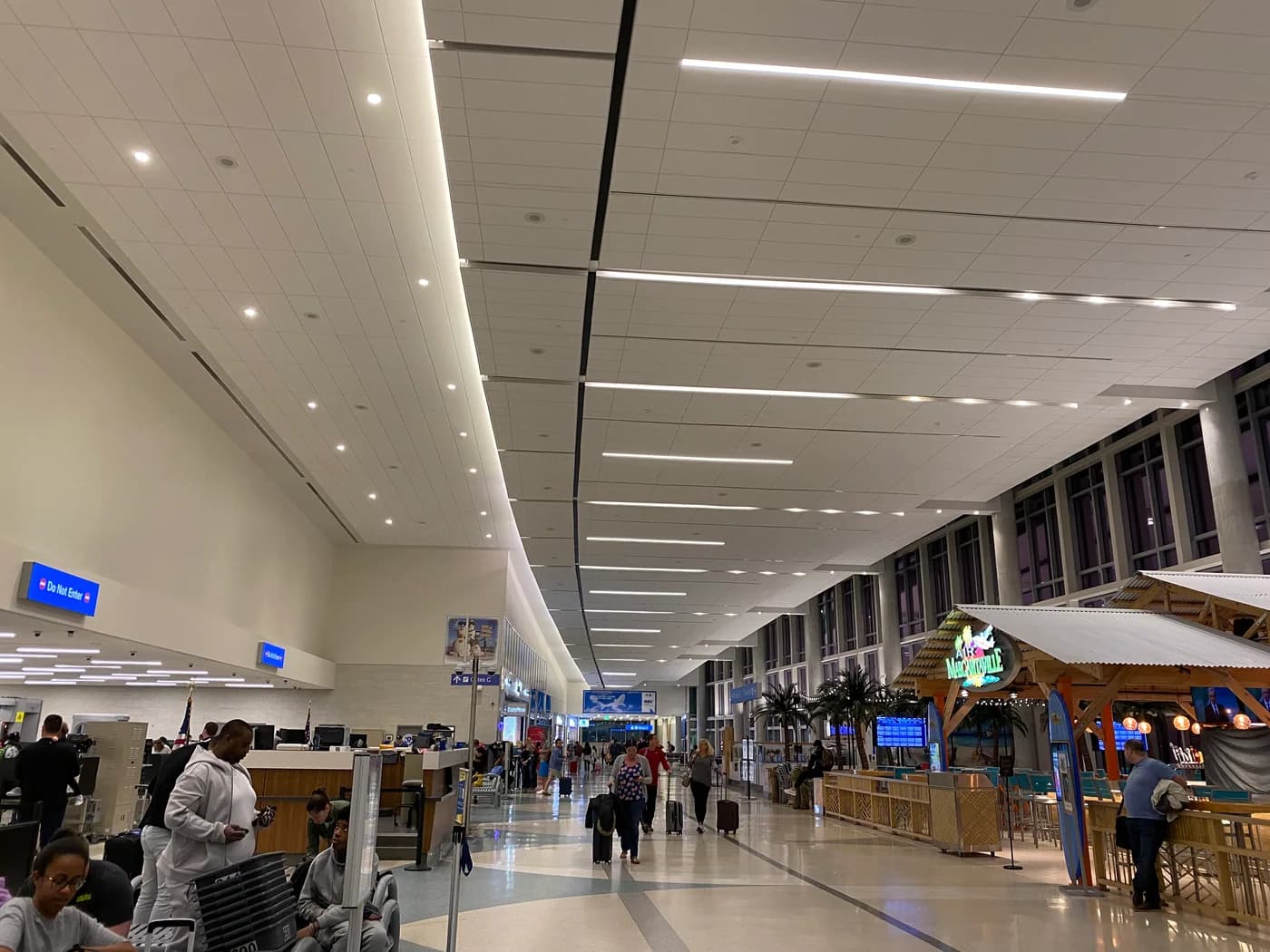 A hallway in Terminal 1 at Fort Lauderdale airport