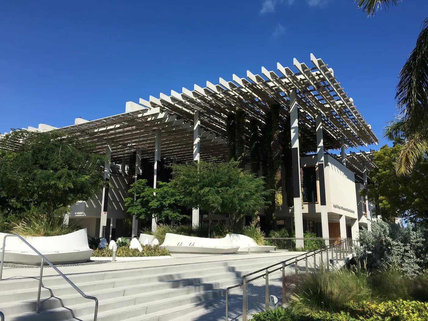 The architecture of Pérez Art Museum Miami