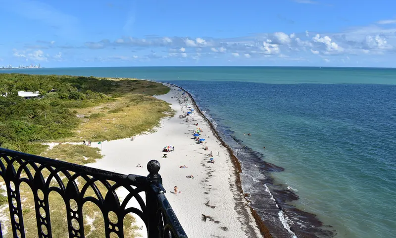Playa de Key Biscayne vista desde el faro de Cape Florida