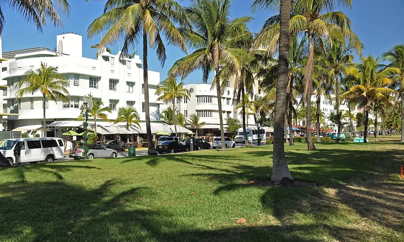 Hoteles de Palm Trees y Ocean Drive junto a Lummus Park
