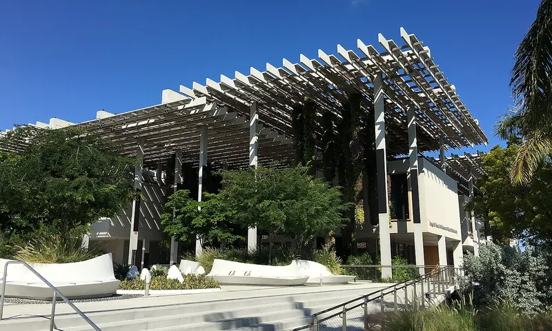 Jardines exteriores y colgantes de Pérez Art Museum Miami