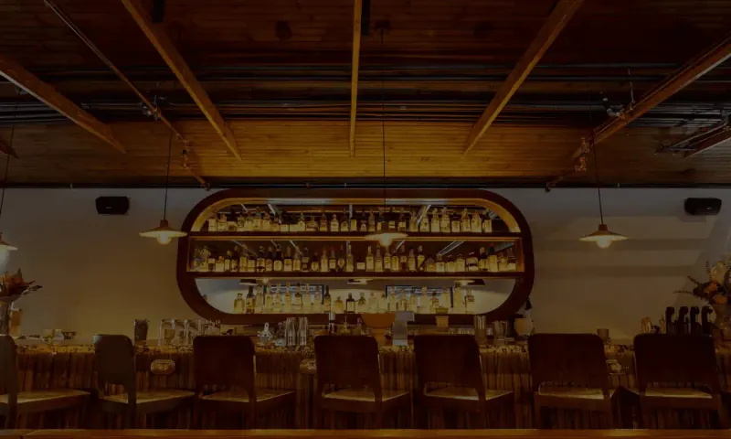 Bar y comedor en Macchialina en Miami Beach