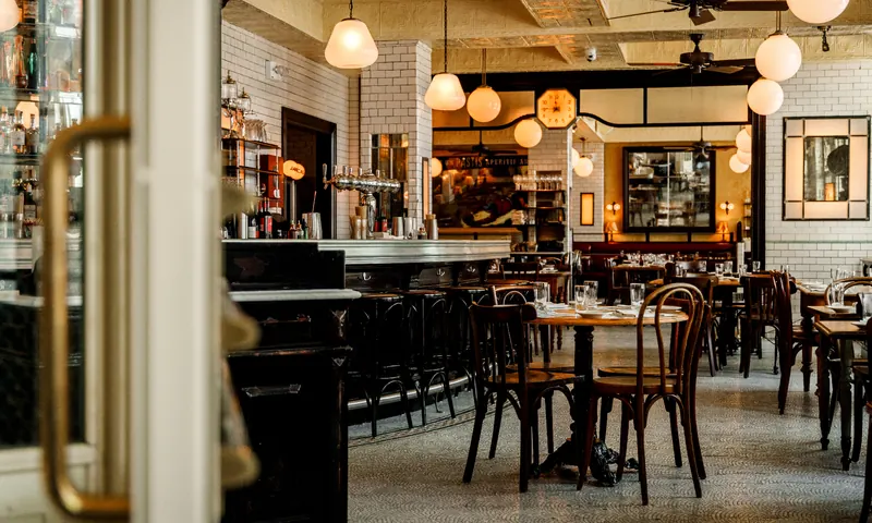 El comedor en Pastis Miami en Wynwood