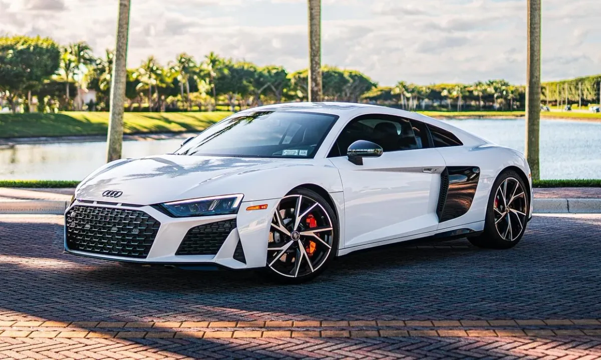 White Audi R8 V10 Performance from Pugachev Luxury Car Rentals, Miami